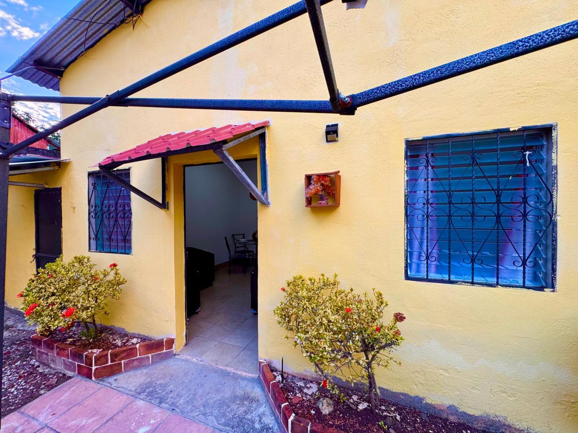 Hostal Inn 1 Flores Zewnętrze zdjęcie